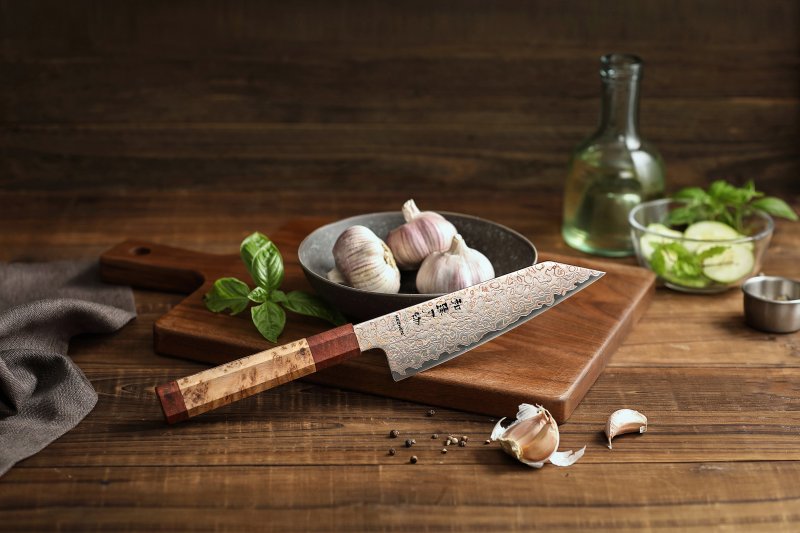 Couteau Santoku Japonais N°IV - Série Hikari