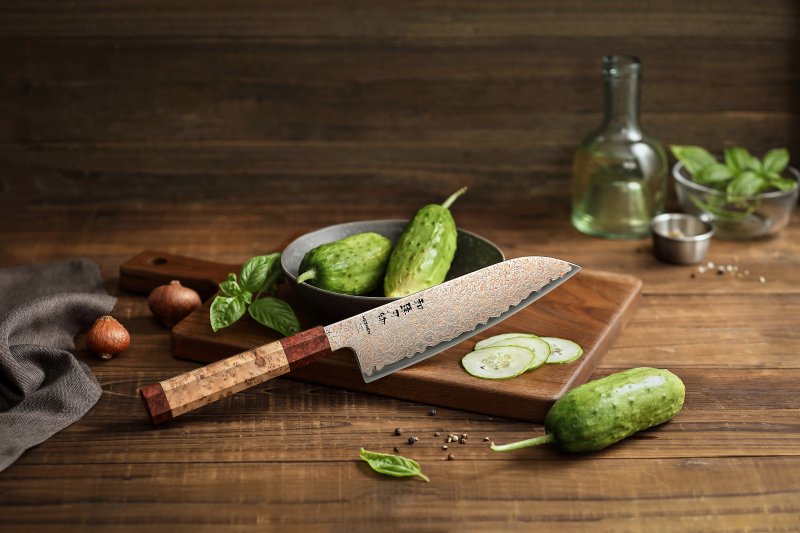 Couteau Santoku Japonais N°V - Série Hikari